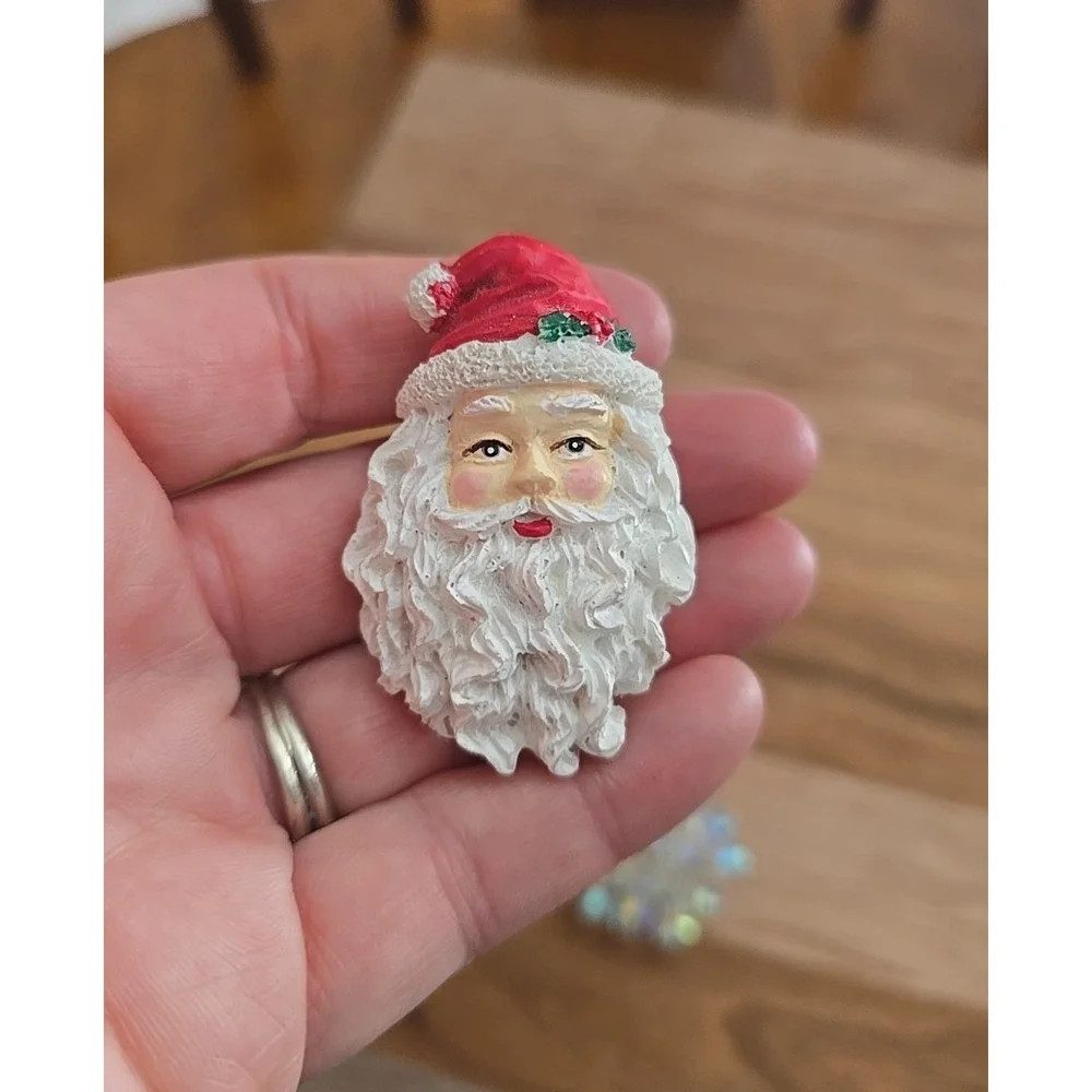 Lot of 2 Vtg Santa Claus & Aurora‎ Borealis Clear Crystal Beaded Cluster Brooch